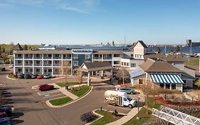 Park Point Marina Inn